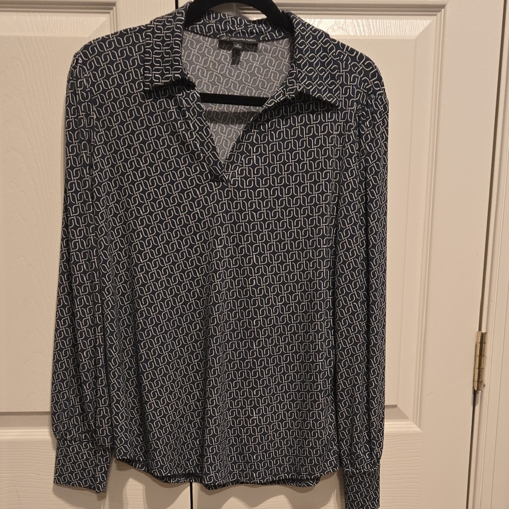 Adrianna Papell Blue and White Chain Pattern Top